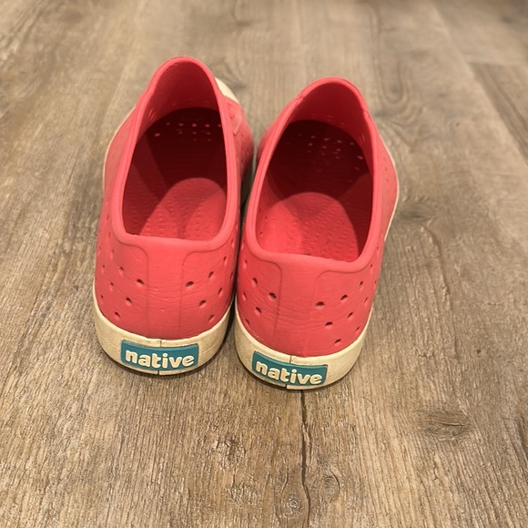 Pink Youth Size 3 Native slip on water shoes. - Picture 4 of 6